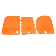 Load image into Gallery viewer, 3Pcs Cream Scraper Suit DIY Kitchen  Straight Arc Tooth Shape Cream Bread Cutter Plastic Cake Pasty Scraper Baking Fondant Tools
